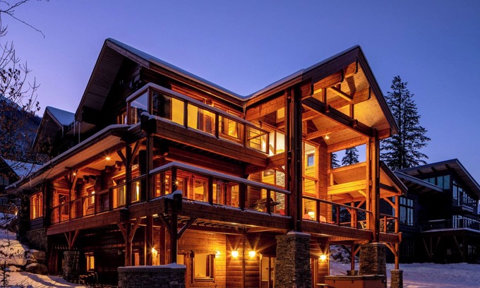 Golden Ski Chalet | The Minks: 6-bedroom luxury mountain chalet with hot tub & sauna