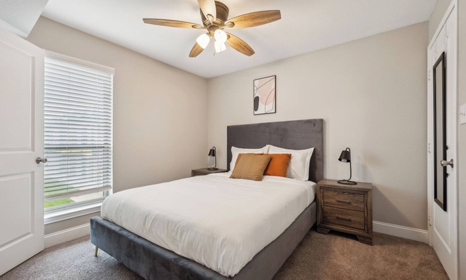 South Arlington Apartment | The Mirage 247 I Comfy 2 Bed 1.5 Bath