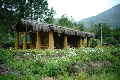 Devikolam Resort | The Misty Mudhouse