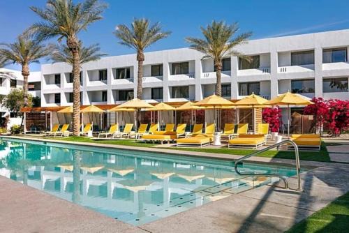 Brown and Stetson Business Hotel | The Monarch