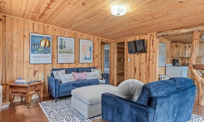 Custer House | The Monet Pond Views BHBungalows #1