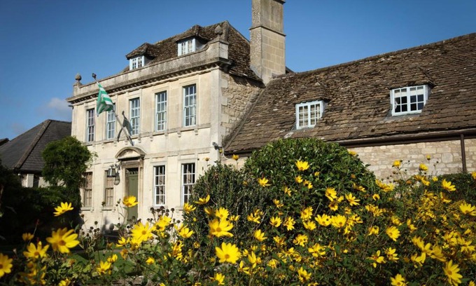 Trowle Common House | The Moonraker Hotel