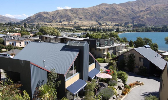 Wanaka Hotel | The Moorings Motel and Apartments