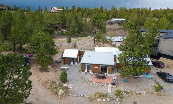 Twin Lakes Cabin | The Moose Meadow | Alpine Lake Lookout | Fast Wifi