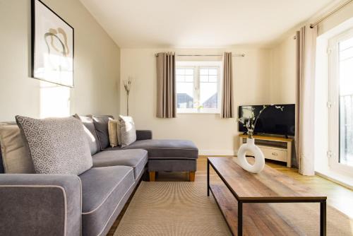 Oval Apartment | The Morden Collection