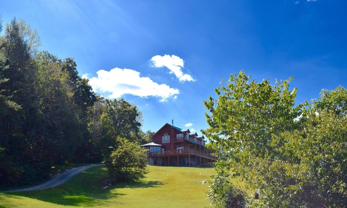 Townsend Bed & Breakfast | The Morning View Suite at the Country Manor Inn