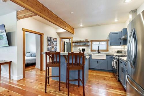 Ashland House | The Mountain House by WanderLodges