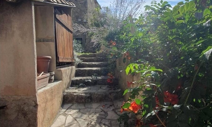 Peillon Apartment | The mountain in its history, and the sea to carry, no less!