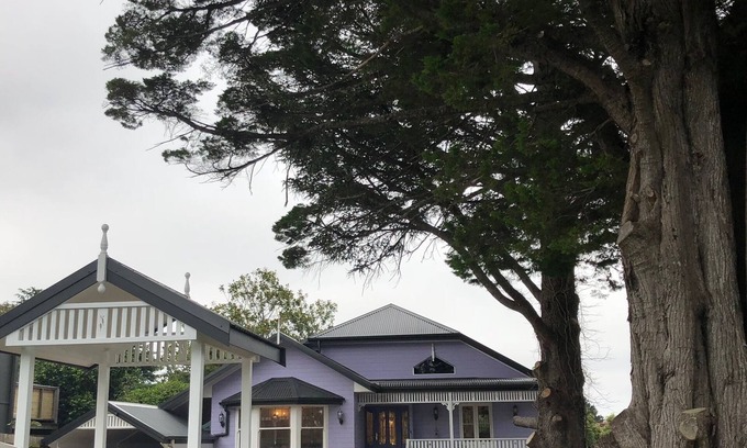 Katoomba House | The Mouse House On Coomonderry (Very Large Mystical Mousehouse)