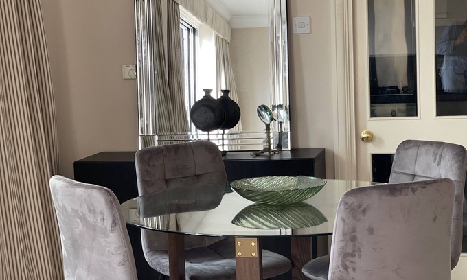 Churchill Apartment | The Mozart Suite - by Sloane Square