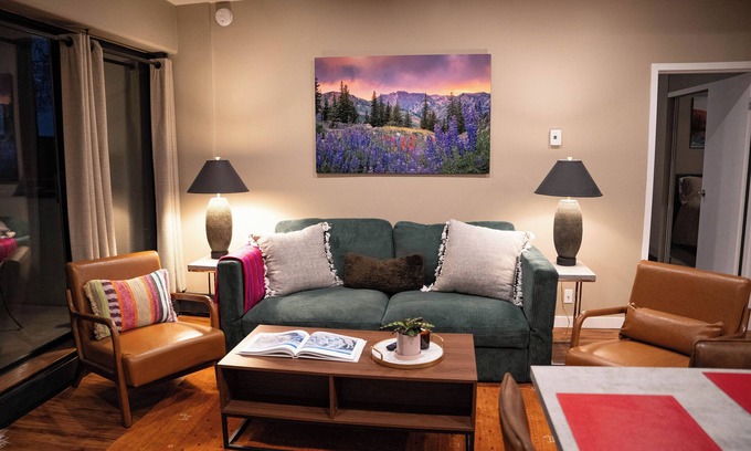 North Park City Condo | The MTN Haus, Charming 2-bedroom condo 1 Steps away from Park City Resort