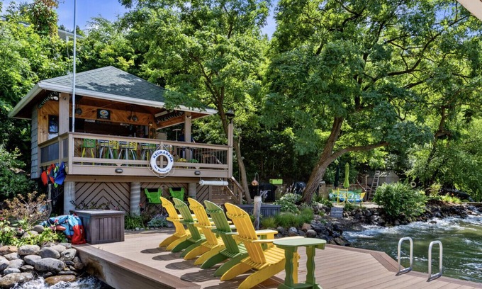 Valois House | The Munny Pit- Keuka Lake East Side Gem