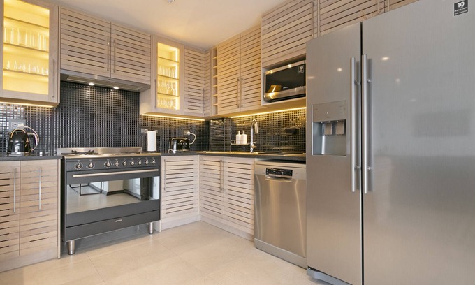 Three Anchor Bay Apartment | The Murex 4-Bedroom Serviced Apartment