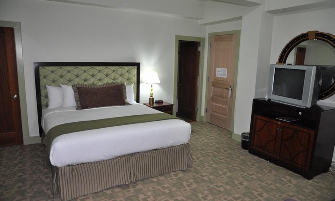 Tyrone Hotel | The Murray Hotel