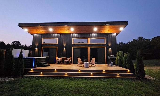 Rockbridge Villa | The Mysa - Lux Villa with Sauna & Hot tub/NEW