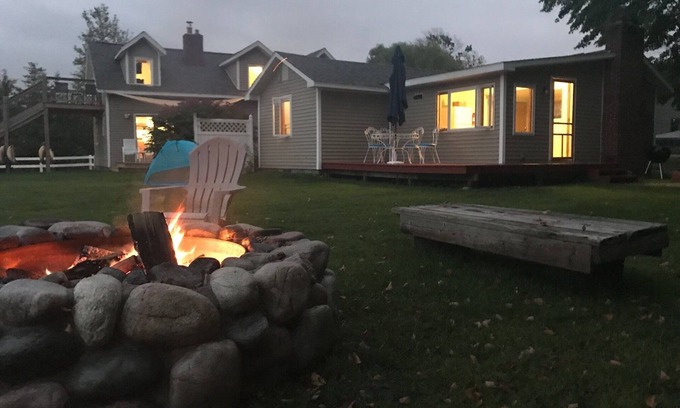 Lake Leelanau Cottage | The Narrows Yacht Club Cottage