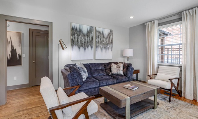Sylvan Park Apartment | The Nebraska - Walkable to Food, Drinks & Golf