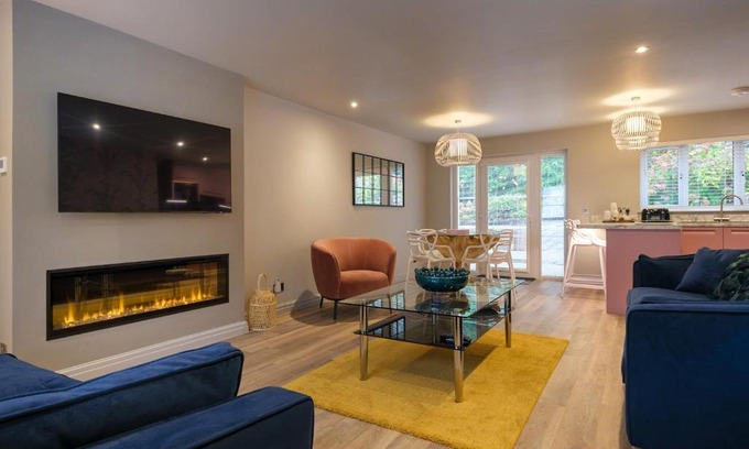 Windermere House | The Neon Rose