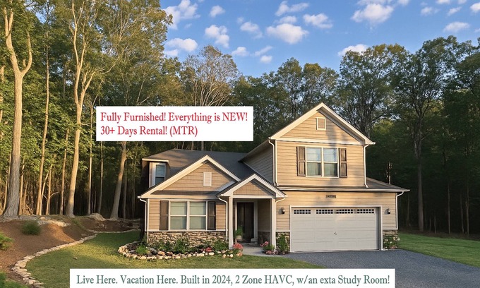 East Stroudsburg House | The Nest and Nook in The Poconos! Built in 2024, 2 Zone HAVC, plus a Study Room!