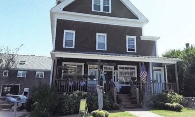 Block Island Condo | The Nest - condo perfect for groups of 4 -walkable to town & beaches