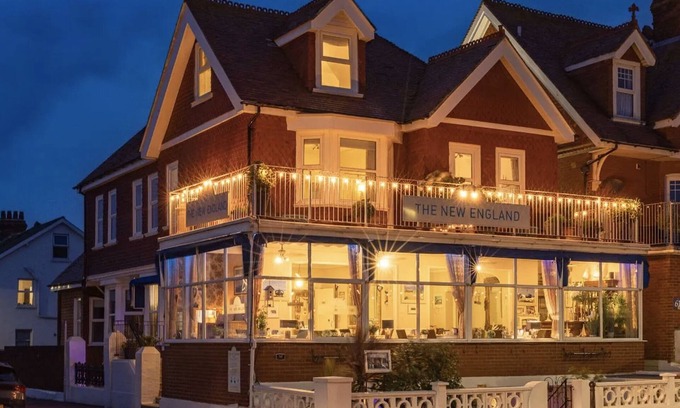 Eastbourne Bed & Breakfast | The New England