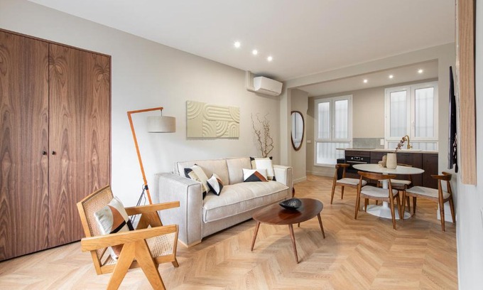 Strasbourg -Saint-Denis Apartment | The New Suites, Paris Centre