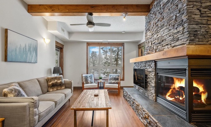 East Kootenay Apartment | The Noble Nest | Pool | Hot Tub | Patio
