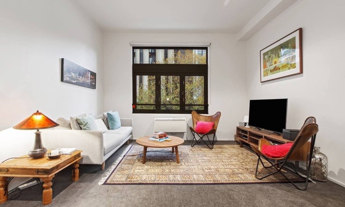 Melbourne Central Business District Apartment | The Nook A Prime Location to Explore Melbourne