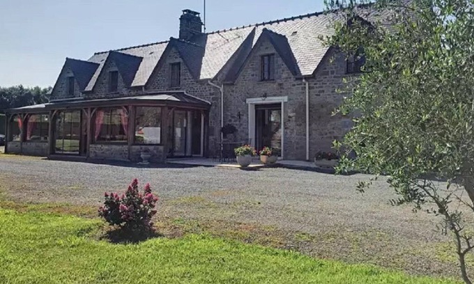 Bourguenolles Villa | THE NORMAND COTTAGE/bay of Mont Saint Michel/Manche