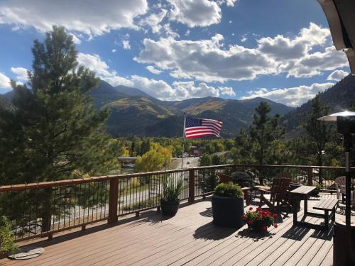 Lake City Hotel | The North Face Lodge