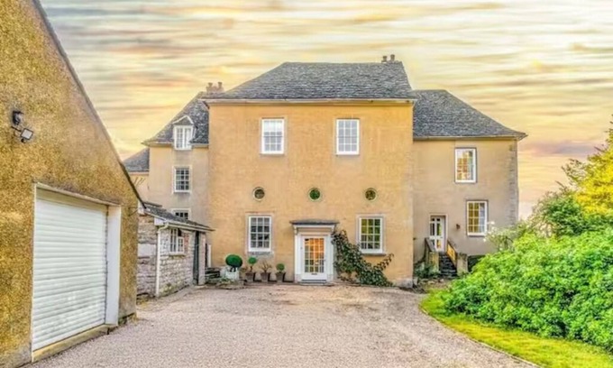 Wroughton House | The North Wing of Wroughton Country Retreatnn