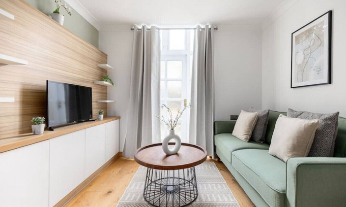 St. Helen's Apartment | The Notting Hill Villas