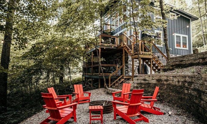 Rockbridge Cabin | "The Oak": Hot Tub, Private Trail, Firepit, Swing.