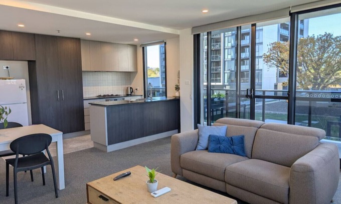 Phillip Apartment | The Oaks Apartment @Woden
