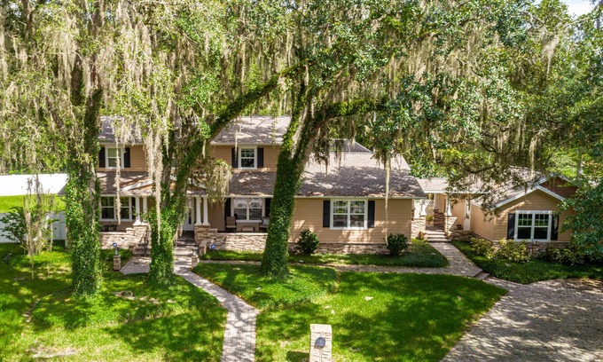 Brooksville House | The Oasis at Seven Oaks