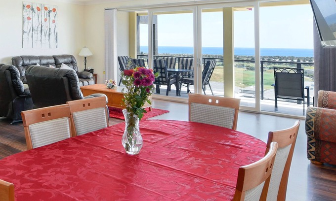 Normanville House | The Oasis. Very spacious and relaxing place to just chill or a base to explore the beautiful Fleurieu Peninsula.