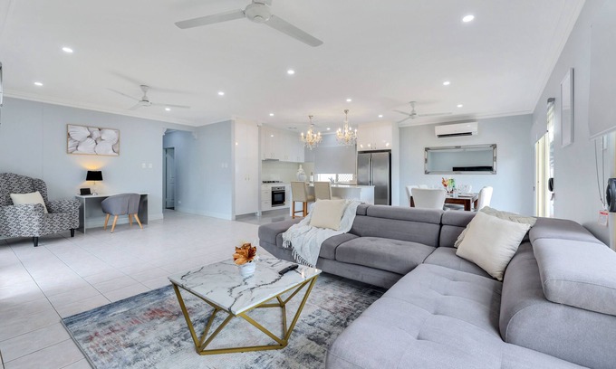 Coconut Grove House | The OC Home: Centrally Located, Home Away Home