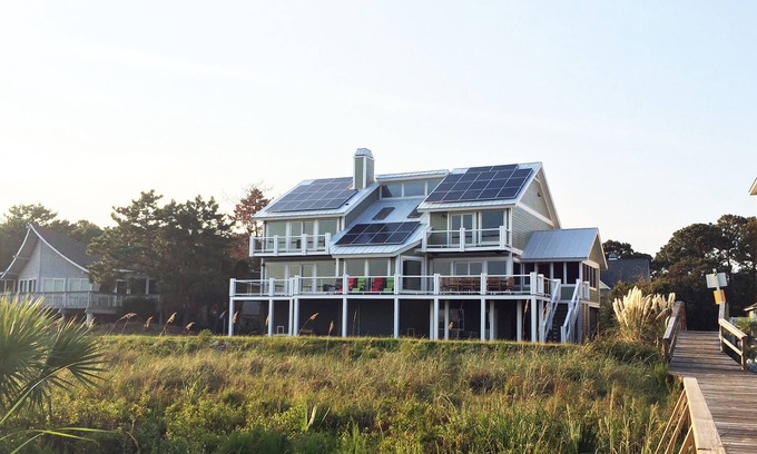 Saint Helena Island House | The Ocean Oasis: Newly Renovated Luxurious 6 Bedroom Beach Front Home, Sleeps 18