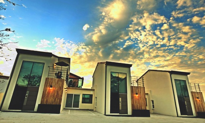 Downtown House | The Ocean Pension
