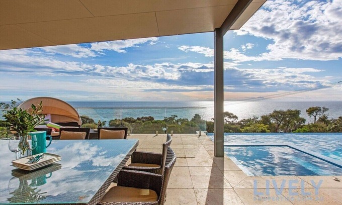 Mount Martha House | The Ocean's Edge, Luxury Entertainer with Views