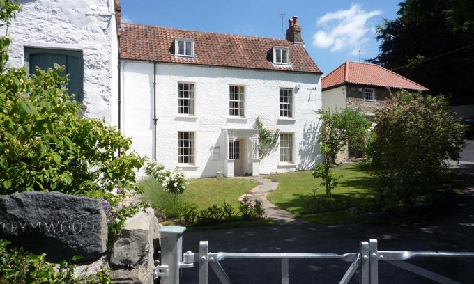 Cribbs Causeway House | The Old Barn at Trymwood