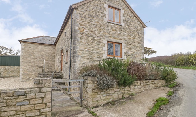Isle of Purbeck Cottage | THE OLD BARN, family friendly, luxury holiday cottage in Swanage