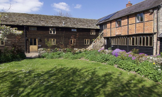 Westbrook Court Cottage | THE OLD BARN, pet friendly, character holiday cottage in Eardisley