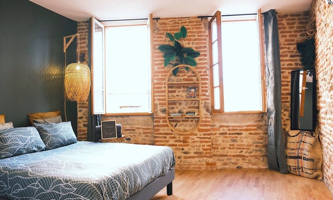 Albi Apartment | The old bridge nest