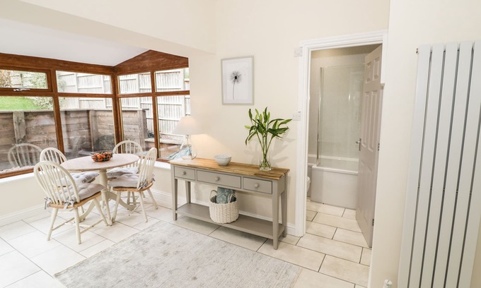 Callow End Cottage | THE OLD CARRIAGE HOUSE, character holiday cottage in Callow End