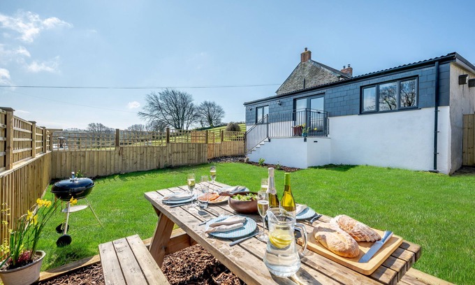 Fivelanes House | The Old Cattle Shed - Two Bedroom House, Sleeps 4