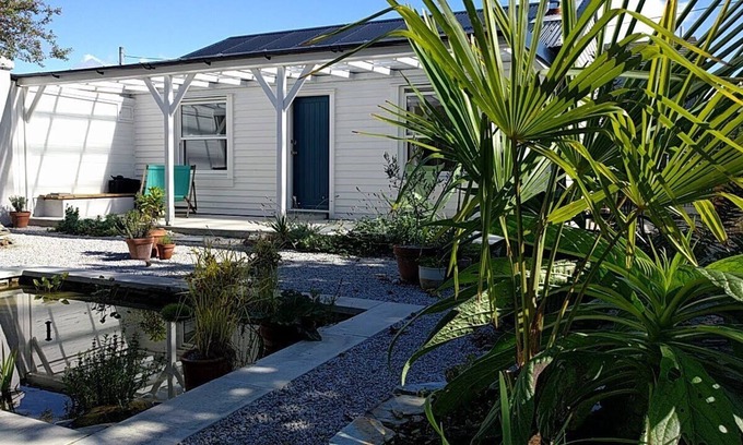 St. Agnes House | The Old Commanders, Spacious 1 Bed By The Coast, Perranporth & St. Agnes