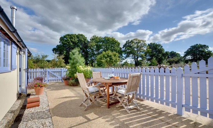 Biddenden House | The Old Dairy - One Bedroom House, Sleeps 2