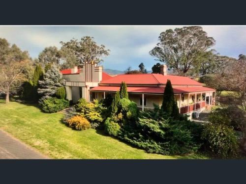 Great Alpine Valley Bed & Breakfast | The Old Ensay South Hotel