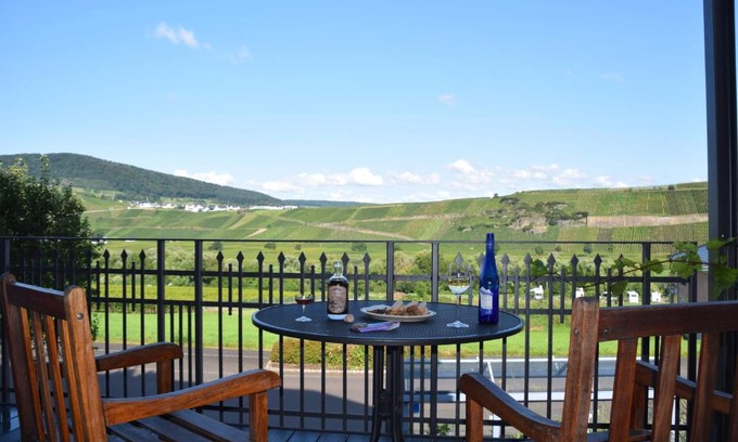 Brauneberg Apartment | The Old Gemeinde House by the Mosel River